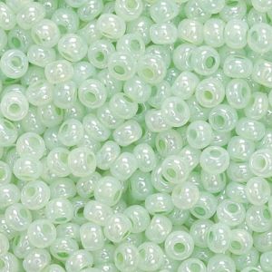 Koraliki szklane Knorr Prandell 2.5mm, Zielone jasne perłowe