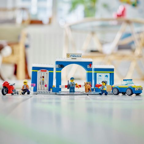 LEGO City 60370 Posterunek policji - pościg - 2